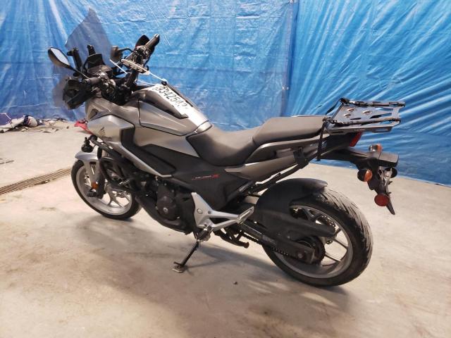 JH2RC874XGK000115 - 2016 HONDA NC700XD SILVER photo 3