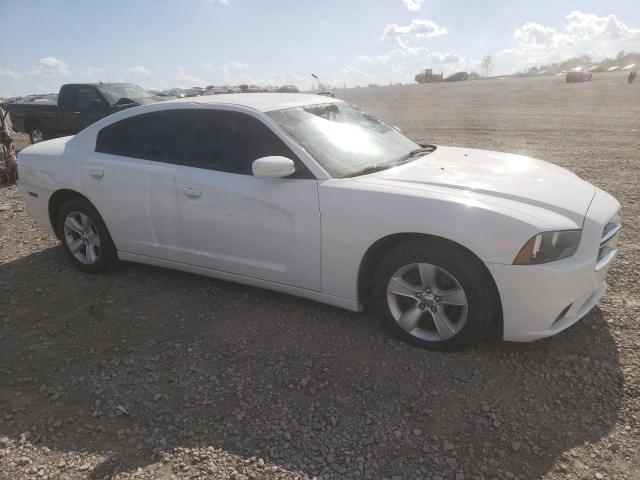 2C3CDXBG6EH235112 - 2014 DODGE CHARGER SE WHITE photo 4