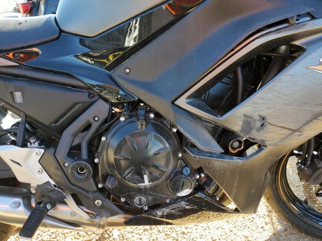 ML5EXER1XPDA84922 - 2023 KAWASAKI EX650 R Графитовый фото 7