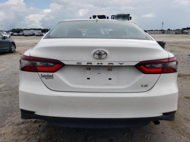 4T1C11AK8NU642185 - 2022 TOYOTA CAMRY LE WHITE photo 6