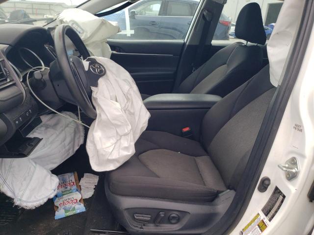 4T1C11AK8NU642185 - 2022 TOYOTA CAMRY LE WHITE photo 7