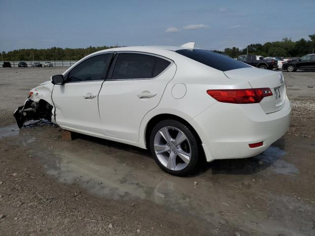 19VDE1F70DE012975 - 2013 ACURA ILX 20 TECH WHITE photo 2