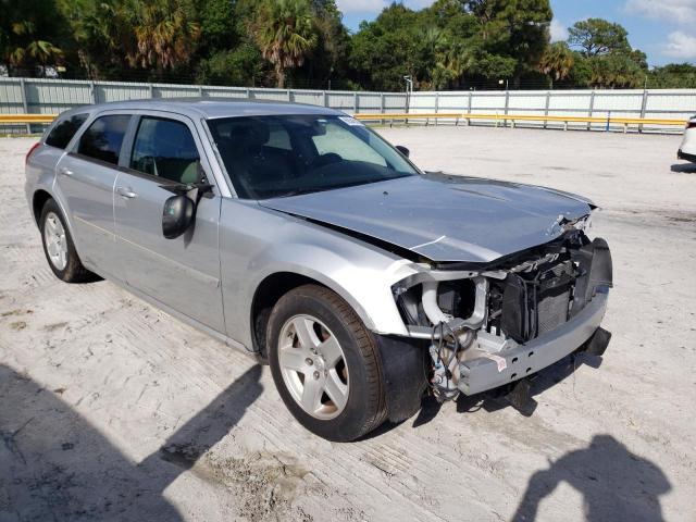 2D8FV48VX5H570756 - 2005 DODGE MAGNUM SXT SILVER photo 4