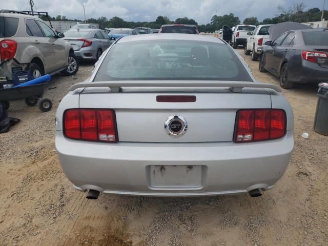 1ZVFT82H655249414 - 2005 FORD MUSTANG GT SILVER photo 6