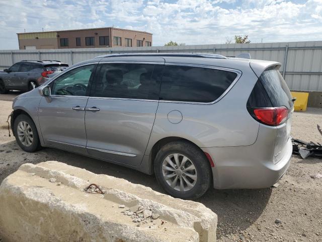 2C4RC1BG9KR539479 - 2019 CHRYSLER PACIFICA TOURING L SILVER photo 2