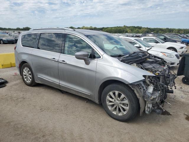 2C4RC1BG9KR539479 - 2019 CHRYSLER PACIFICA TOURING L SILVER photo 4