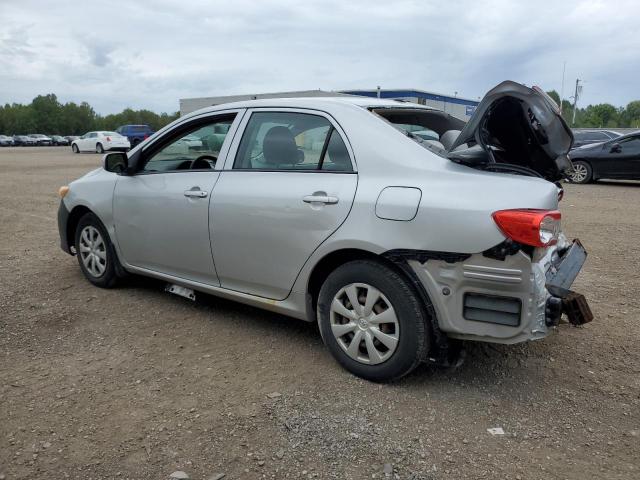 2T1BU4EE4DC010017 - 2013 TOYOTA COROLLA BASE فضي صورة 2