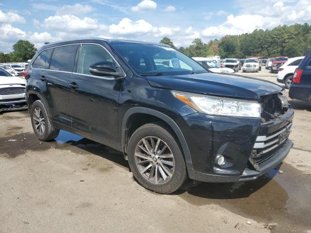 5TDKZRFH4HS521716 - 2017 TOYOTA HIGHLANDER SE BLACK photo 4