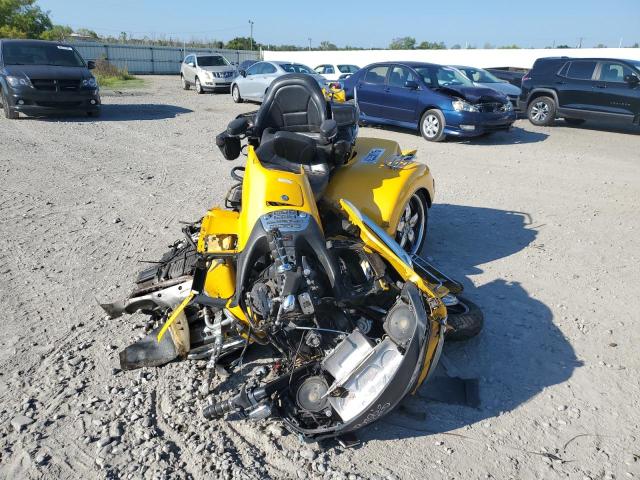 1HFSC47G1AA905990 - 2010 HONDA GL1800 YELLOW photo 2