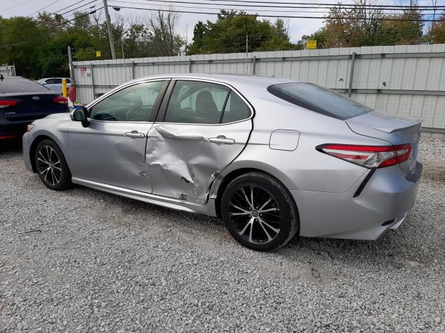 4T1B11HK3JU023814 - 2018 TOYOTA CAMRY L SILVER photo 2