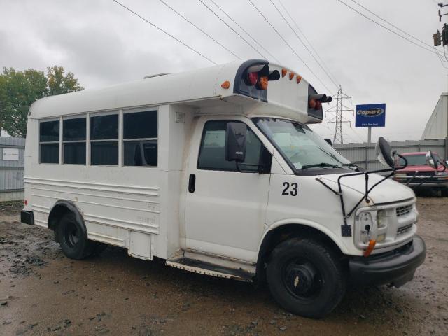 1GBHG31R111239232 - 2001 CHEVROLET EXPRESS CU G3500 WHITE photo 4