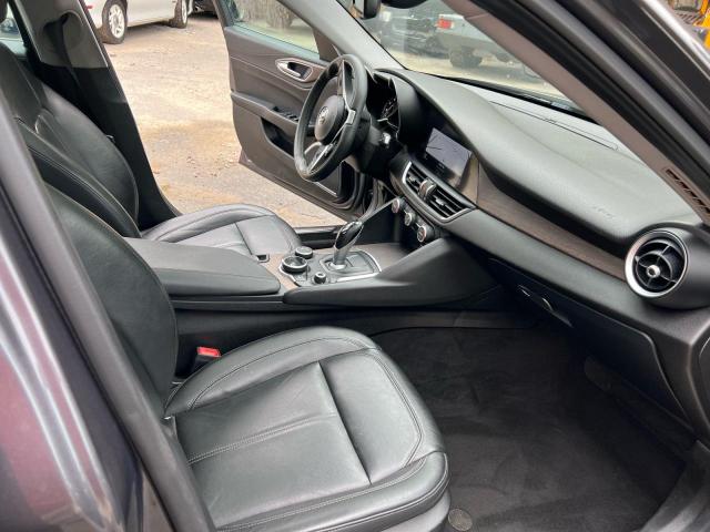 ZARFAEEN9H7544398 - 2017 ALFA ROMEO GIULIA TI Q4 GRAY photo 5