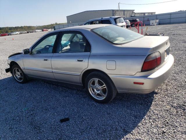 1HGCD5607VA261117 - 1997 HONDA ACCORD SE SILVER photo 2