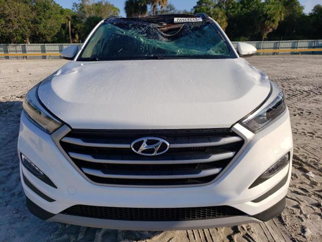 KM8J33A20JU730798 - 2018 HYUNDAI TUCSON VALUE WHITE photo 5