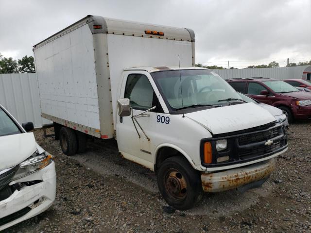 1GBJG31PXW1083734 - 1998 CHEVROLET EXPRESS 35 WHITE photo 4