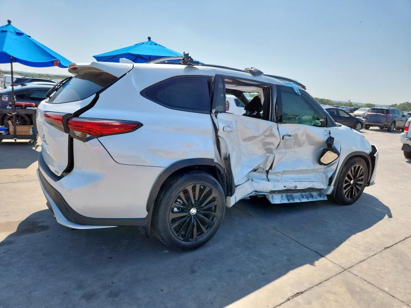 5TDKDRAH5PS015431 - 2023 TOYOTA HIGHLANDER L WHITE photo 3