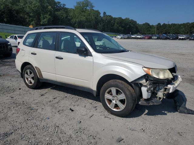 JF2SHABC0BH760482 - 2011 SUBARU FORESTER 2.5X თეთრი ფოტო 4