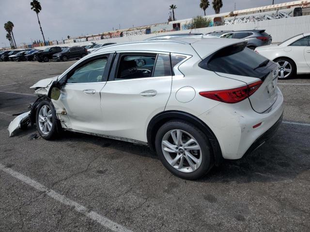 SJKCH5CP1JA048501 - 2018 INFINITI QX30 BASE WHITE photo 2