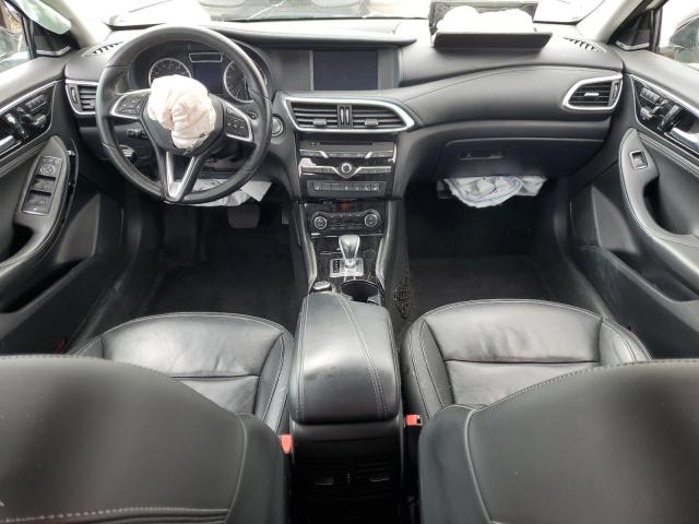 SJKCH5CP1JA048501 - 2018 INFINITI QX30 BASE WHITE photo 8