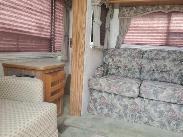 4YDF2762022031128 - 2002 KEYSTONE TRAILER WHITE photo 6