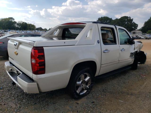 3GNMCGE0XDG155917 - 2013 CHEVROLET AVALANCHE LTZ WHITE photo 3