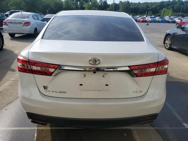 4T1BK1EBXDU062020 - 2013 TOYOTA AVALON BASE Biały zdjęcie 6