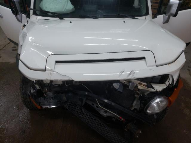 JTEBU4BFXEK207864 - 2014 TOYOTA FJ CRUISER WHITE photo 12