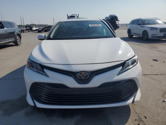 4T1C11AK5LU960648 - 2020 TOYOTA CAMRY LE WHITE photo 5