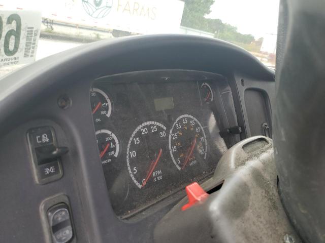 1FVACWCT44DN24761 - 2004 FREIGHTLINER M2 106 MEDIUM DUTY WHITE photo 8