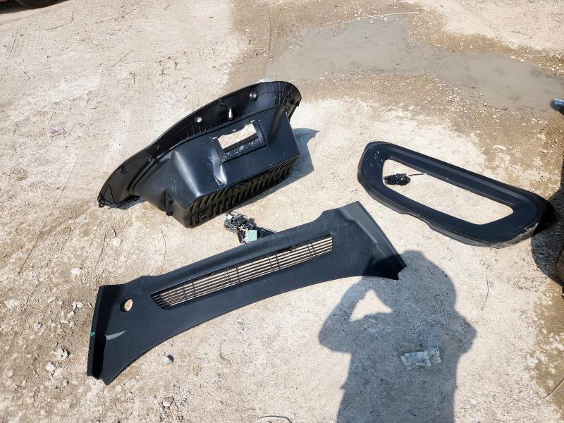 7SAYGAEE6RF063694 - 2024 TESLA MODEL Y 黑色 照片 12