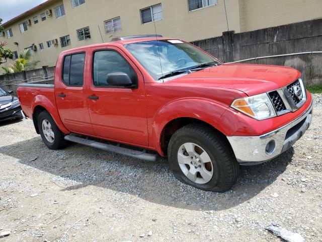 1N6AD07W05C401912 - 2005 NISSAN FRONTIER CREW CAB LE RED photo 4