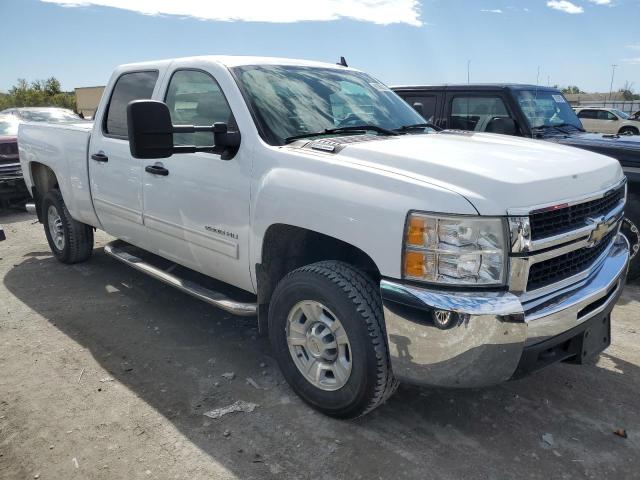 1GC4KXB6XAF130601 - 2010 CHEVROLET 2500 K2500 HEAVY DUTY LT WHITE photo 4