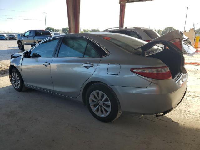 4T1BF1FK8HU718580 - 2017 TOYOTA CAMRY LE SILVER photo 2