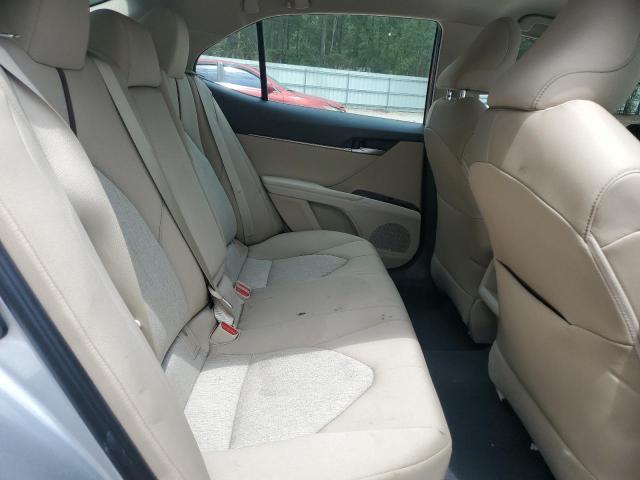 4T1B11HK9JU519877 - 2018 TOYOTA CAMRY L SILVER photo 10