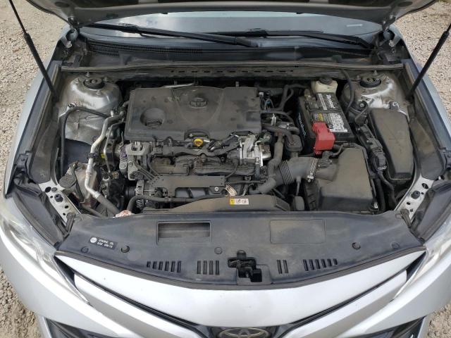 4T1B11HK9JU519877 - 2018 TOYOTA CAMRY L SILVER photo 11
