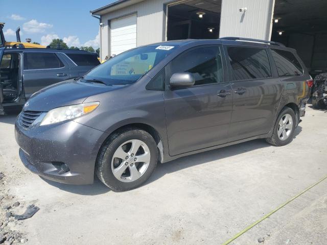 2017 TOYOTA SIENNA LE, 