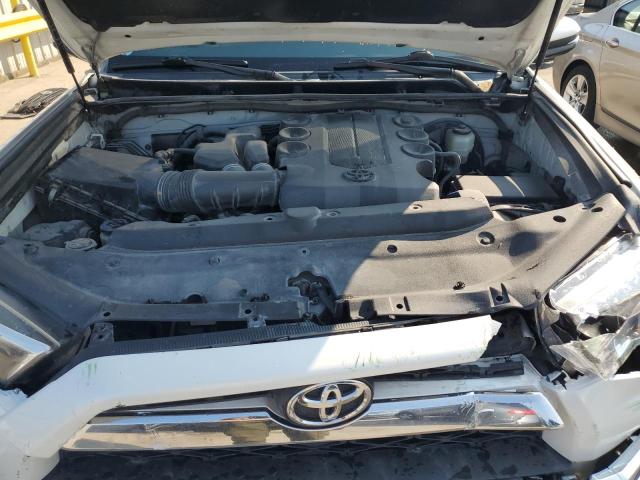 JTEZU5JR1J5180885 - 2018 TOYOTA 4RUNNER SR5 WHITE photo 12