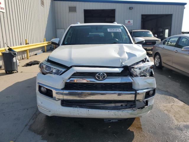 JTEZU5JR1J5180885 - 2018 TOYOTA 4RUNNER SR5 WHITE photo 5
