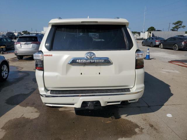 JTEZU5JR1J5180885 - 2018 TOYOTA 4RUNNER SR5 WHITE photo 6