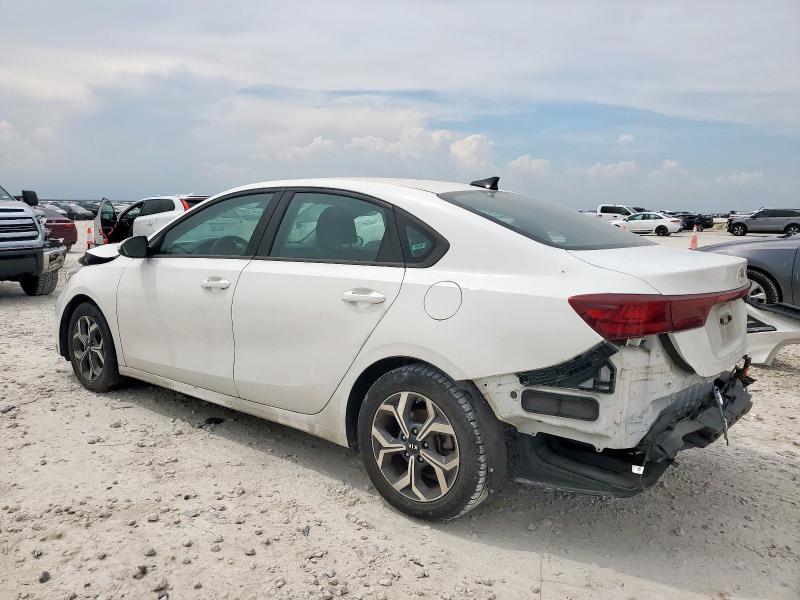 3KPF24AD0LE213359 - 2020 KIA FORTE FE WHITE photo 2