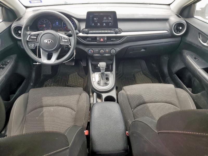 3KPF24AD0LE213359 - 2020 KIA FORTE FE WHITE photo 8