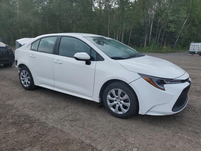 5YFBPMBE4NP284962 - 2022 TOYOTA COROLLA LE 白色 照片 4