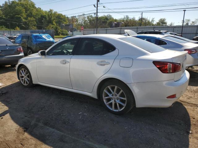 JTHCF5C20B5047782 - 2011 LEXUS IS 250 WHITE photo 2