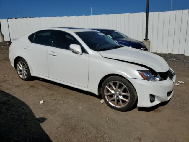 JTHCF5C20B5047782 - 2011 LEXUS IS 250 WHITE photo 4