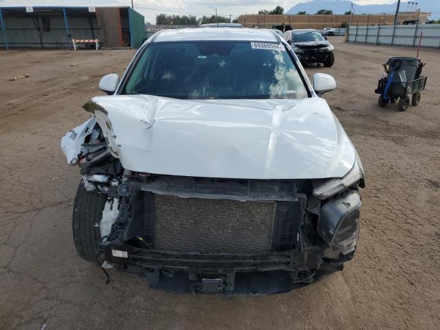 5NMS2CAD0KH133026 - 2019 HYUNDAI SANTA FE SE WHITE photo 11