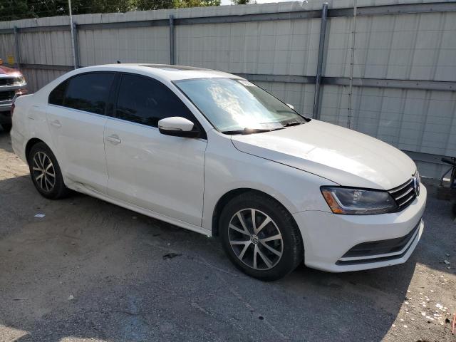 3VWB67AJ8HM250521 - 2017 VOLKSWAGEN JETTA SE WHITE photo 4