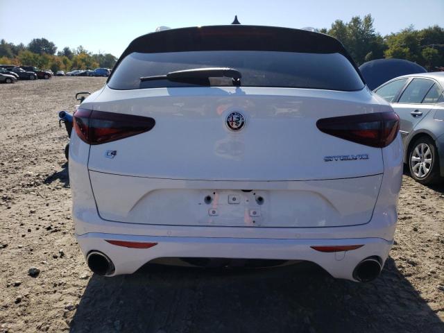 ZASFAKAN7J7B68263 - 2018 ALFA ROMEO STELVIO WHITE photo 6