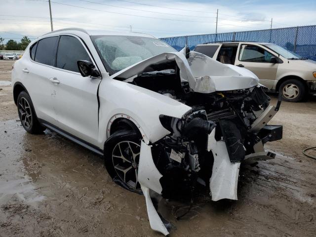 ZASPAKBN1K7C30745 - 2019 ALFA ROMEO STELVIO TI WHITE photo 4