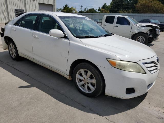 4T1BF3EK2BU582242 - 2011 TOYOTA CAMRY BASE Weiß Foto 4