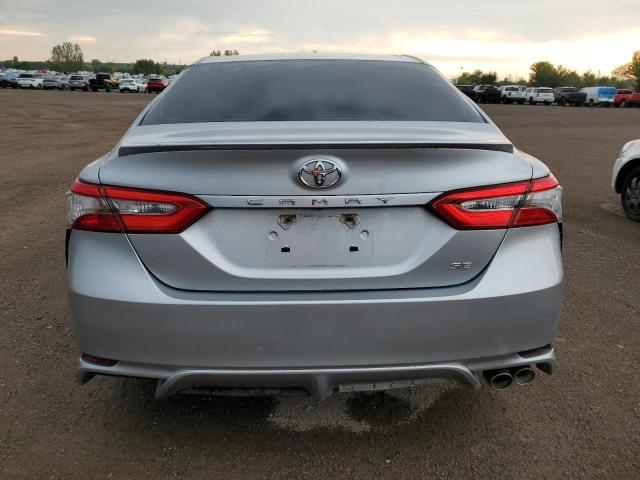 4T1B11HK4JU605338 - 2018 TOYOTA CAMRY L SILVER photo 6